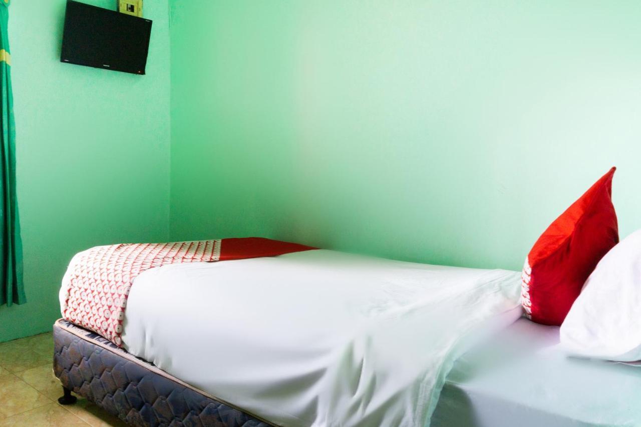 OYO 3095 Semarapura Homestay Macáçar Exterior foto
